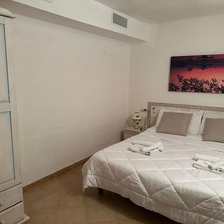 Lightblue-Celeste Central Apartment In Porto Rotondo Buitenkant foto