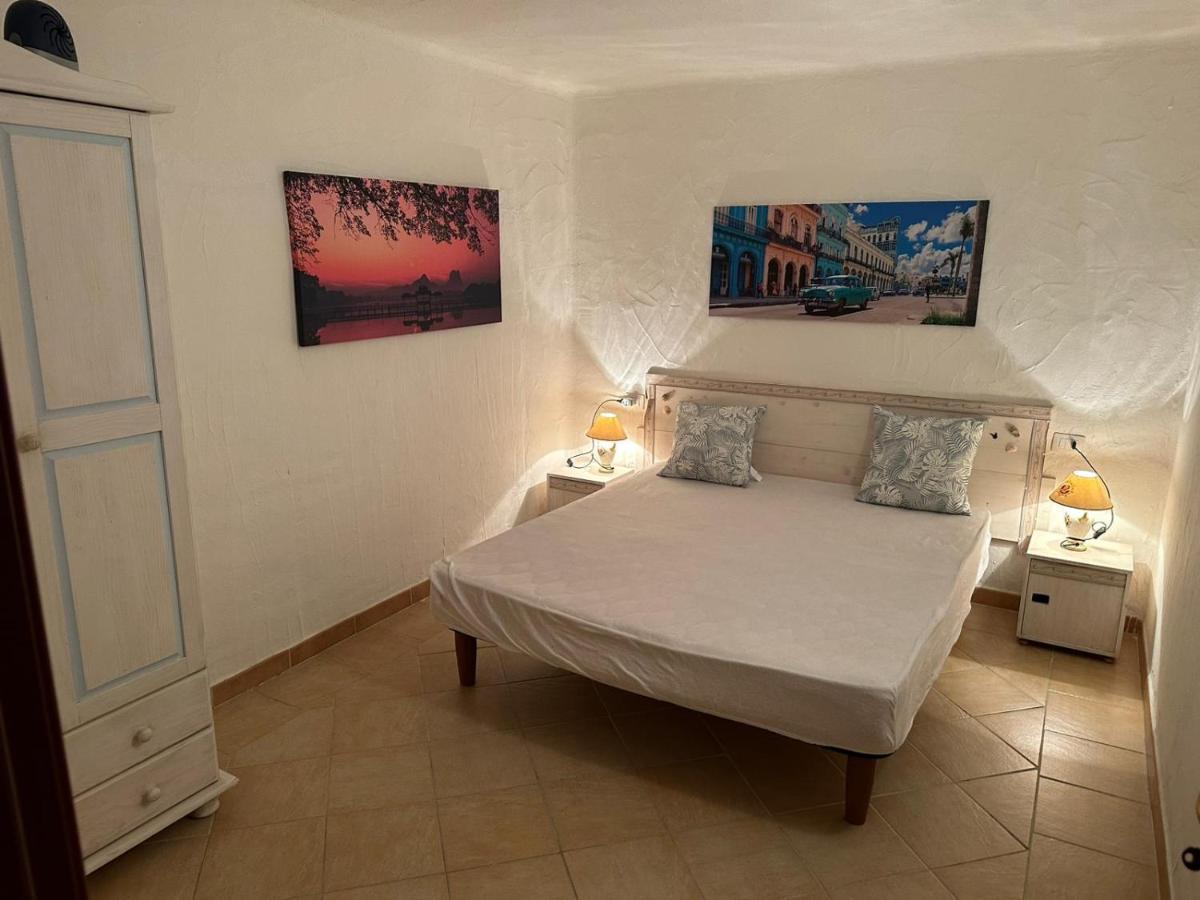Lightblue-Celeste Central Apartment In Porto Rotondo Buitenkant foto